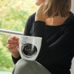 ΚΟΥΠΑ MUG HOME TIME QUEEN OF EVERYTHING 560ml WHITE - Image 2