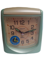 ΕΠΙΤΡΑΠΕΖΙΟ ΑΝΑΛΟΓΙΚΟ ΡΟΛΟΙ YAZUMI QUARTZ ΜΠΑΤΑΡΙΑΣ,ΑΘΟΡΥΒΗΣ ΛΕΙΤΟΥΡΓΙΑΣ ΜΕ ΞΥΠΝΗΤΗΡΙ ΚΑΙ ΛΑΜΠΑΚΙ ΝΥΚΤΟΣ ΣΕ ΧΡΩΜΑ ΒΕΡΑΜΑΝ