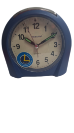 ΕΠΙΤΡΑΠΕΖΙΟ ΑΝΑΛΟΓΙΚΟ ΡΟΛΟΙ YAZUMI QUARTZ ΜΠΑΤΑΡΙΑΣ,ΑΘΟΡΥΒΗΣ ΛΕΙΤΟΥΡΓΙΑΣ ΜΕ ΞΥΠΝΗΤΗΡΙ ΚΑΙ ΛΑΜΠΑΚΙ ΝΥΚΤΟΣ ΣΕ ΧΡΩΜΑ ΜΠΛΕ ΡΑΦ/ΜΑΥΡΟ